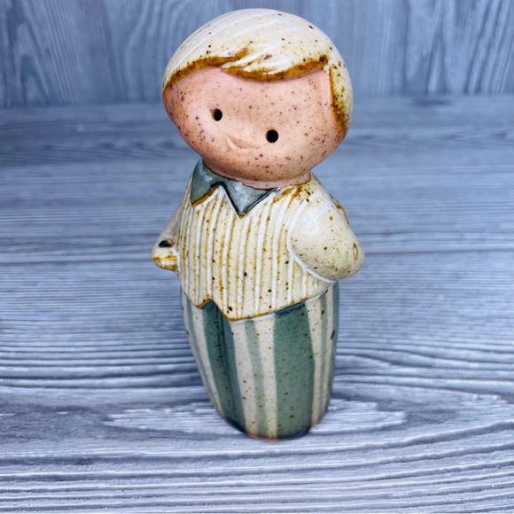 Vintage Pottery Boy, Salt or Pepper Shaker by Fitz and Floyd Vintage Earthenware - Picture 4 of 6